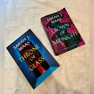 Throne of Glass & Crown of Midnight 👑📚